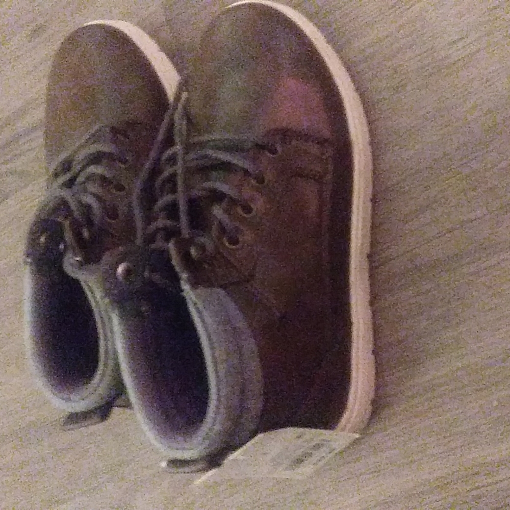 Boys shoes